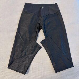 NWT BEBE Super Sexy Stretchy Snake Print Black Button Front Pants Size Small!